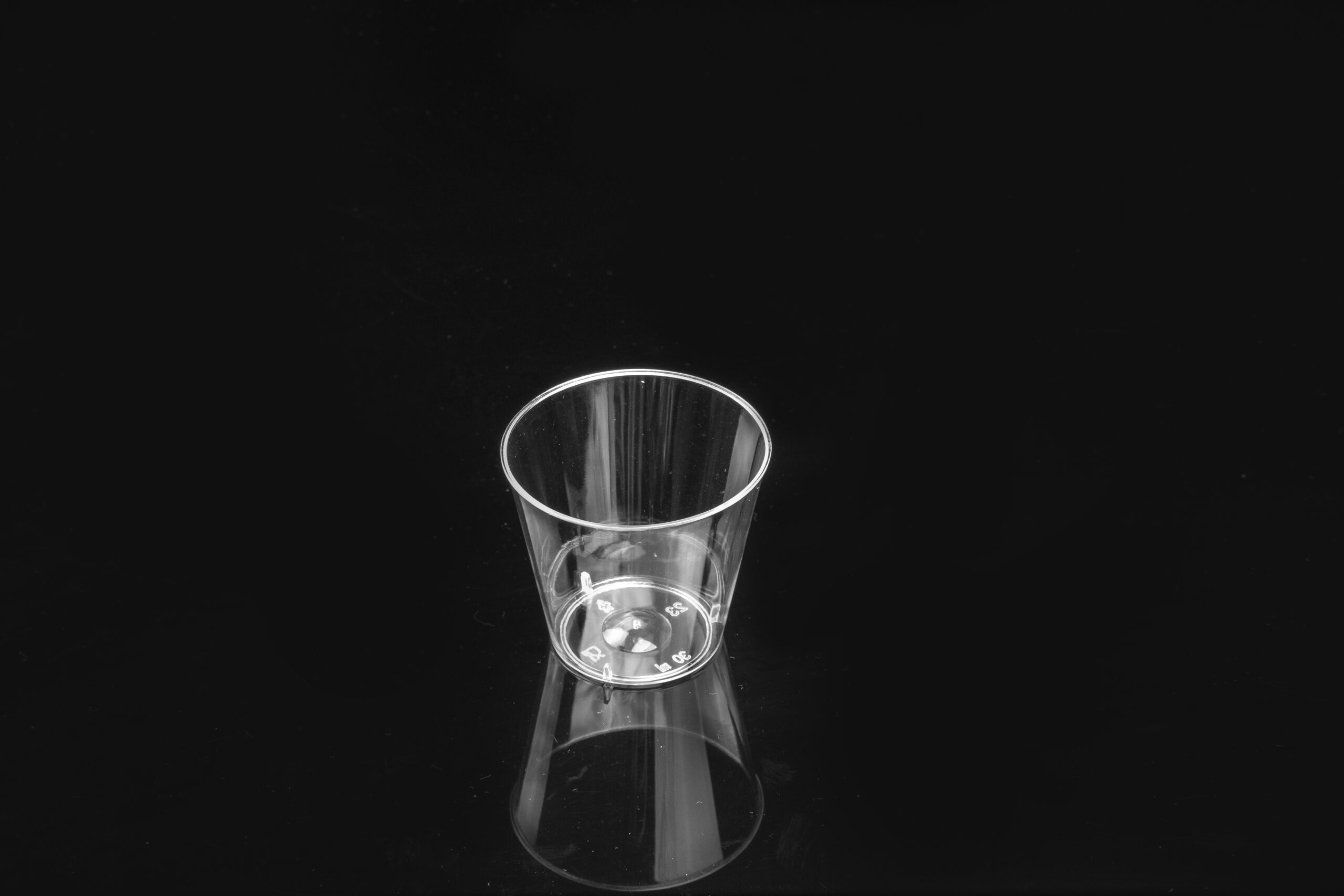 plastic tableware manufacturer