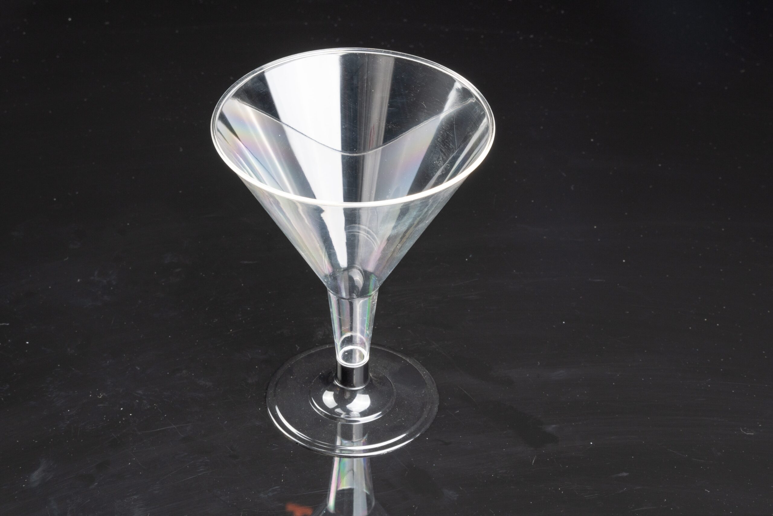 plastic tableware manufacturer