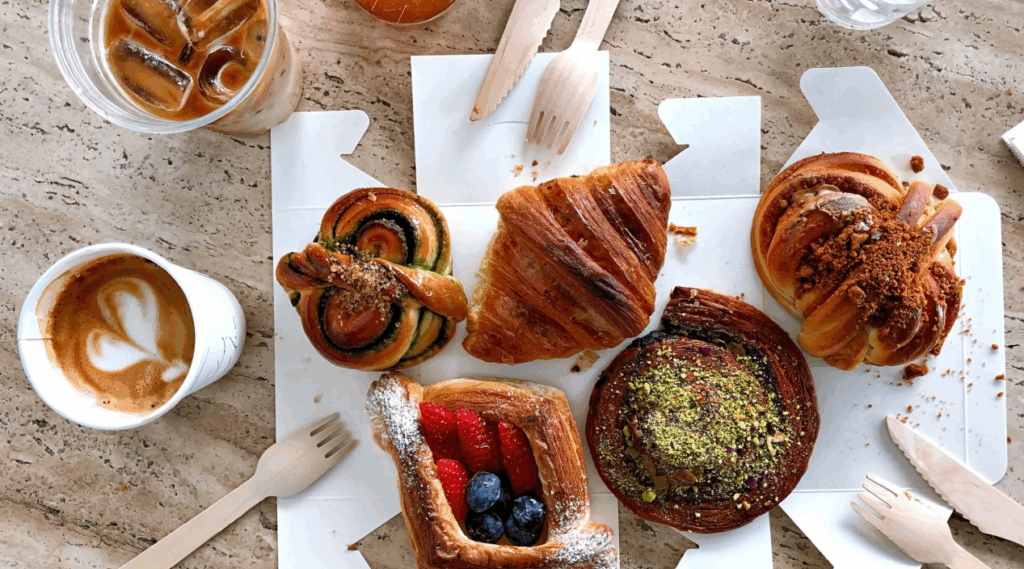 Biodegradable tableware for takeout